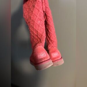 Coral size 10 Ugg quilted boots